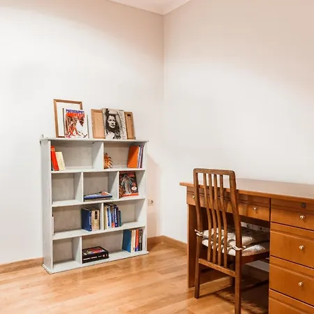 Wood In The Center Of Apartment Thessaloniki
