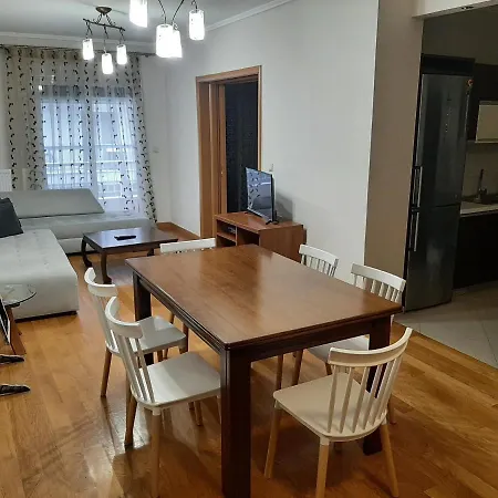 Apartment Wood In The Center Of Thessaloniki
